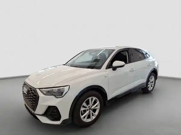 AUDI Q3 SPORTBACK (1/4)