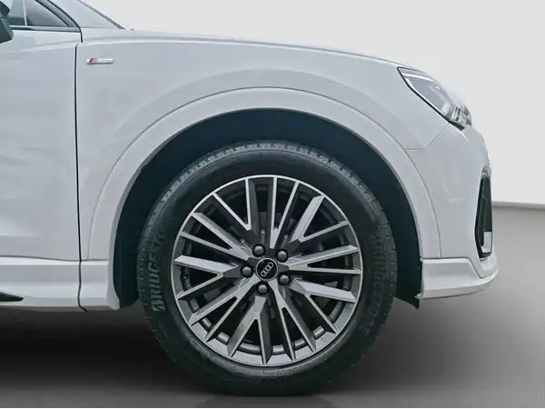 AUDI Q3 (16/16)