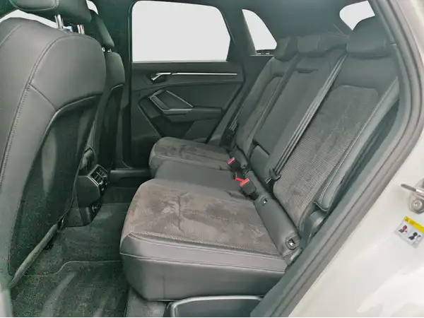 AUDI Q3 (9/16)