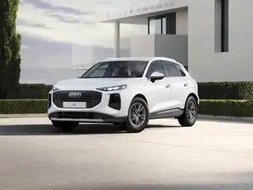 Audi Q3 SUV e-hybrid (1/3)