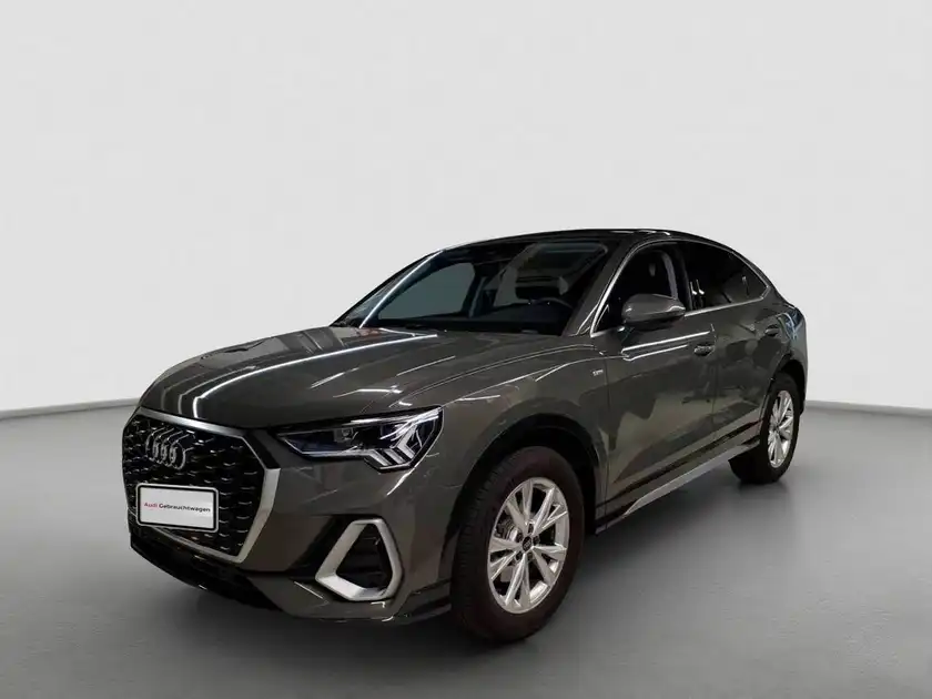 AUDI Q3 SPORTBACK (1/4)