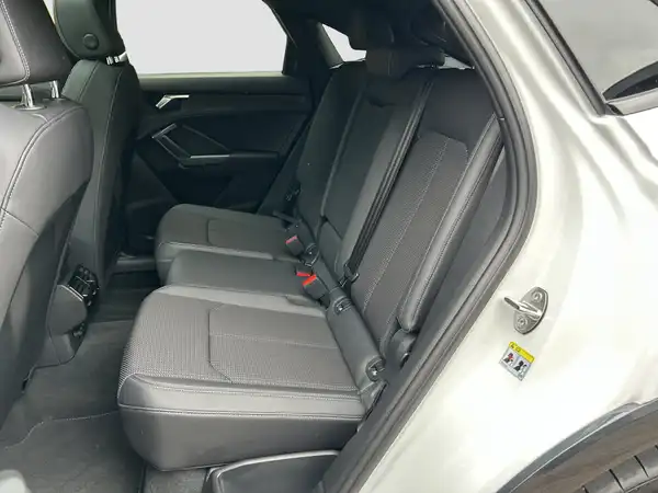 AUDI Q3 SPORTBACK (9/16)