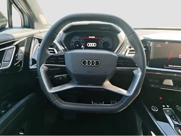 AUDI Q4 E-TRON (11/16)