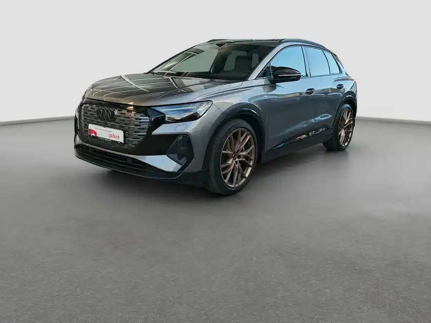 AUDI Q4 E-TRON (1/16)