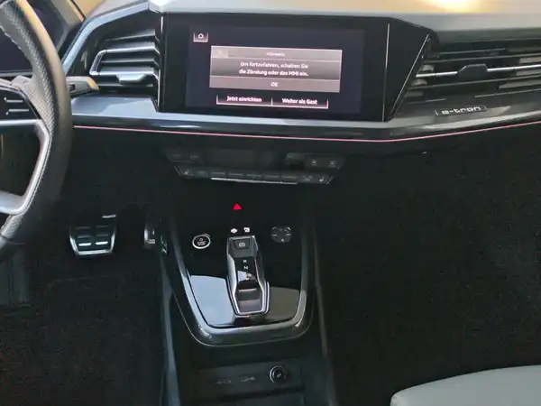 AUDI Q4 E-TRON (12/16)