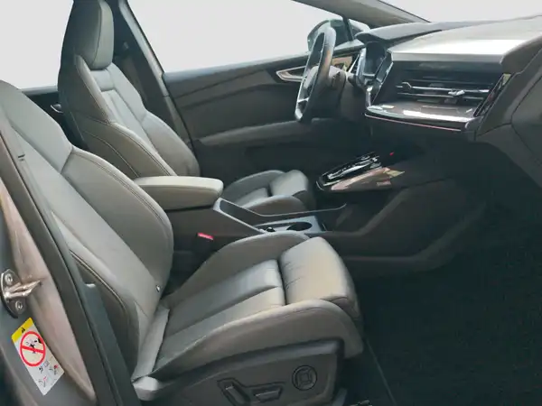AUDI Q4 E-TRON (14/16)