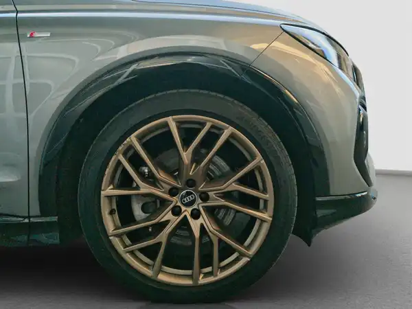 AUDI Q4 E-TRON (16/16)