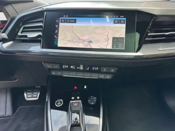 AUDI Q4 E-TRON (12/17)