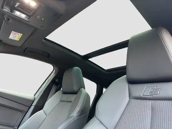 AUDI Q4 E-TRON (14/17)