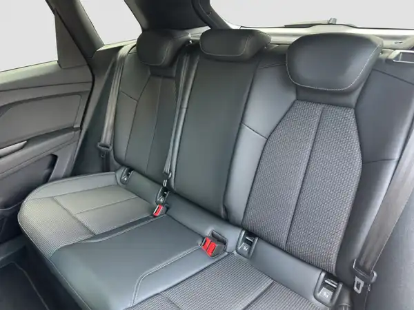 AUDI Q4 E-TRON (9/17)
