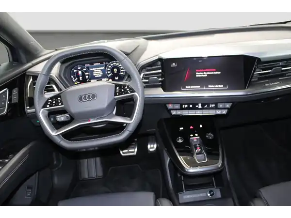 AUDI Q4 SPORTBACK (9/12)