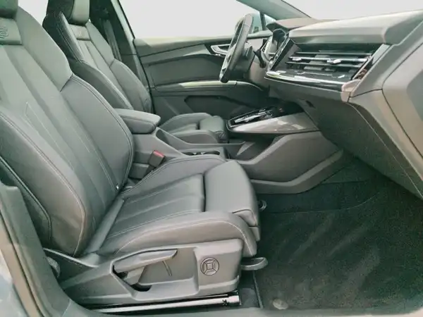 AUDI Q4 SPORTBACK (15/17)
