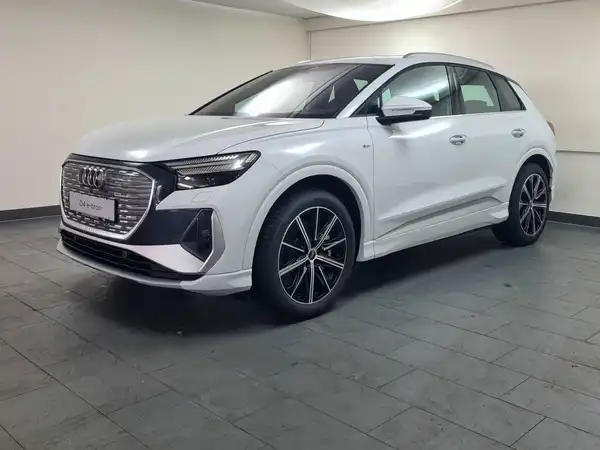 AUDI Q4 E-TRON (1/19)