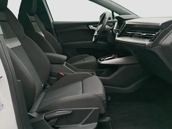 AUDI Q4 SPORTBACK (14/16)