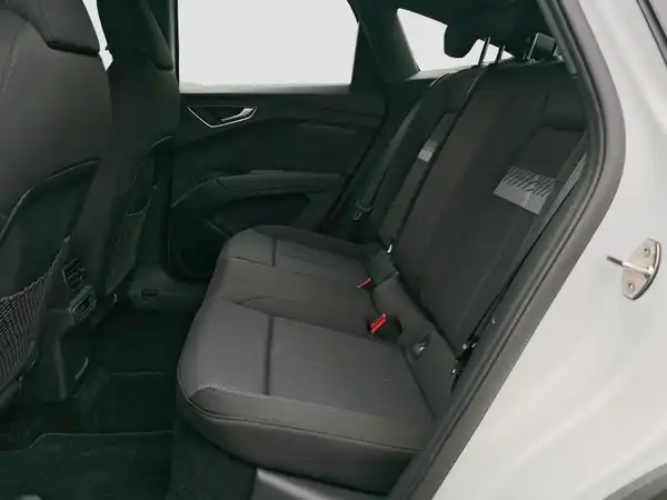 AUDI Q4 SPORTBACK (9/16)