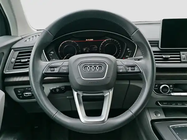 AUDI Q5 (11/17)