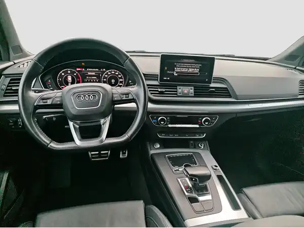 AUDI Q5 (10/16)