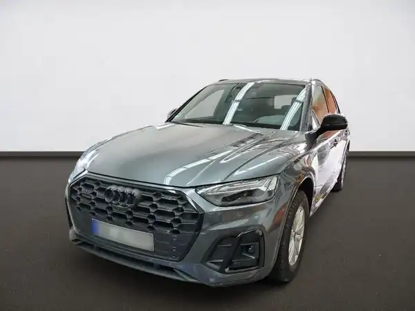 AUDI Q5 (1/4)