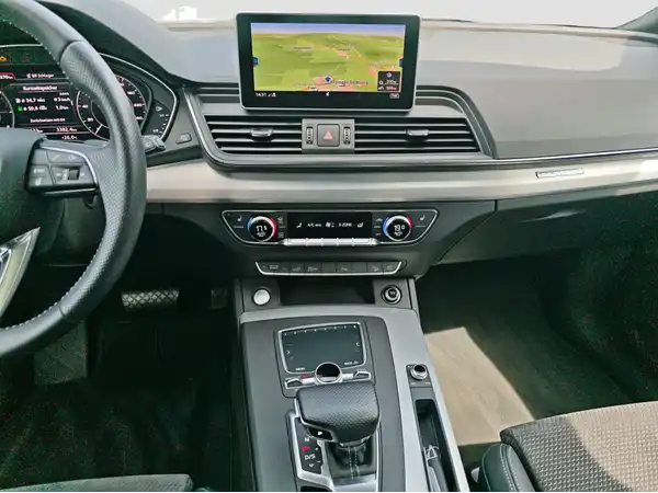 AUDI Q5 (12/16)
