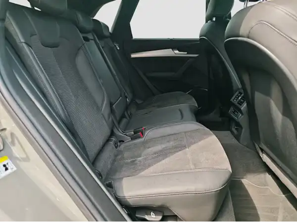 AUDI Q5 (15/16)