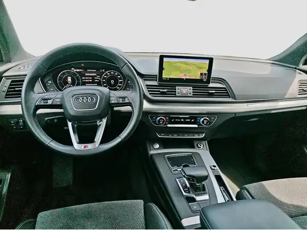 AUDI Q5 (10/16)