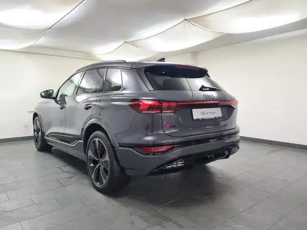 AUDI Q6 E-TRON (5/19)