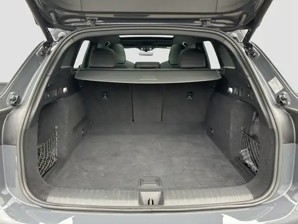 AUDI Q6 E-TRON (13/17)