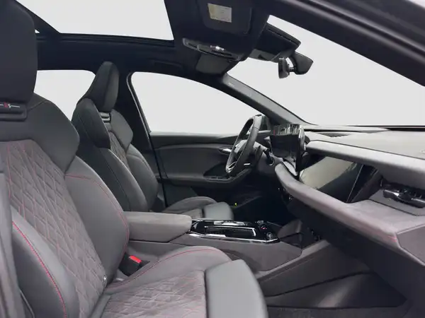 AUDI Q6 E-TRON (15/17)