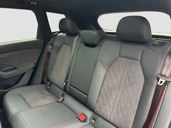 AUDI Q6 E-TRON (9/17)