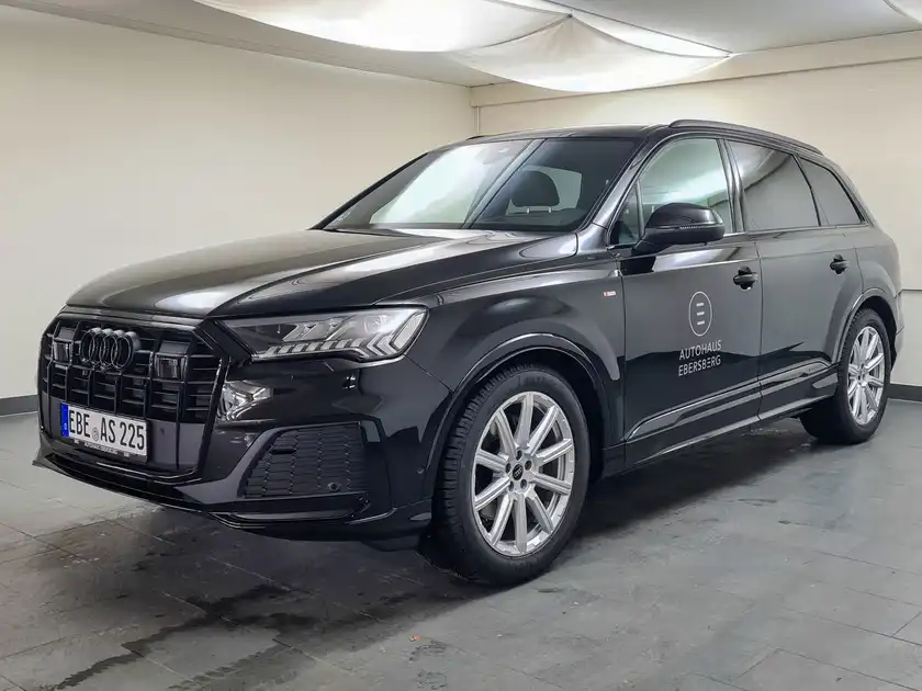 AUDI Q7 (1/18)