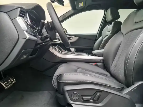 AUDI Q7 (9/18)