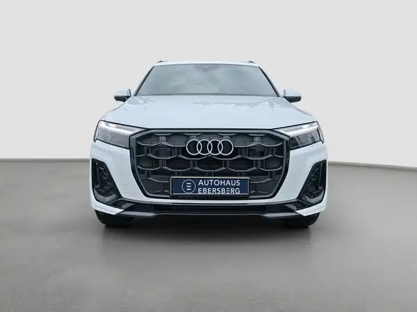 AUDI Q7 (3/17)