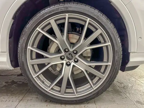 AUDI Q7 (15/21)
