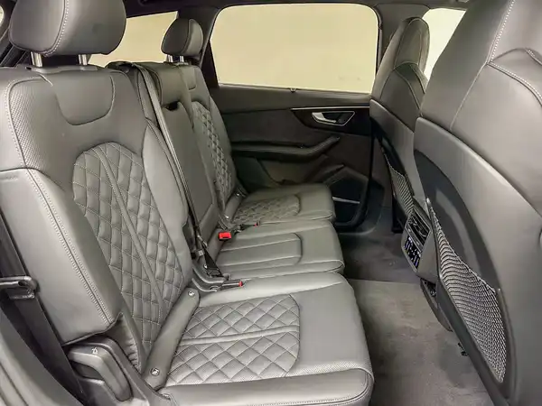 AUDI Q7 (17/21)