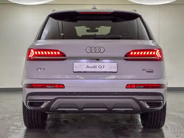AUDI Q7 (6/21)