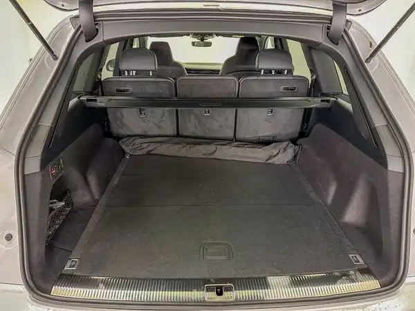 AUDI Q7 (10/21)
