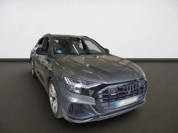 AUDI Q8 (3/10)
