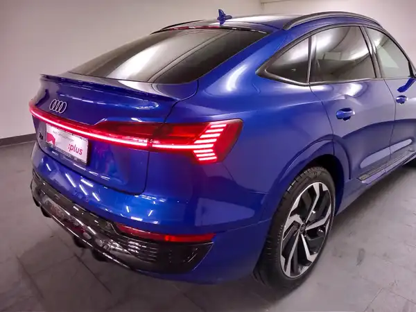 AUDI Q8 SPORTBACK E-TRON (19/20)