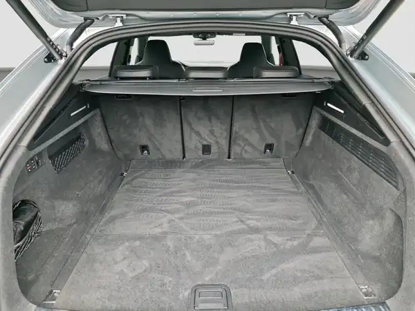 AUDI Q8 (13/16)