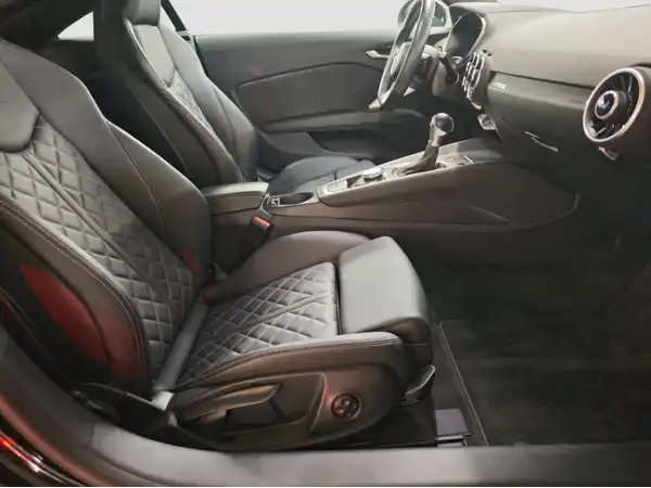 AUDI TT COUPÉ (14/16)