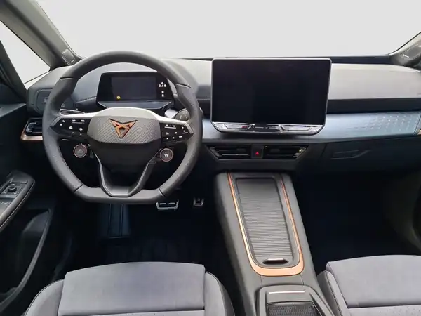 CUPRA BORN (10/16)