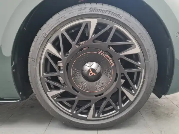 CUPRA BORN (14/17)