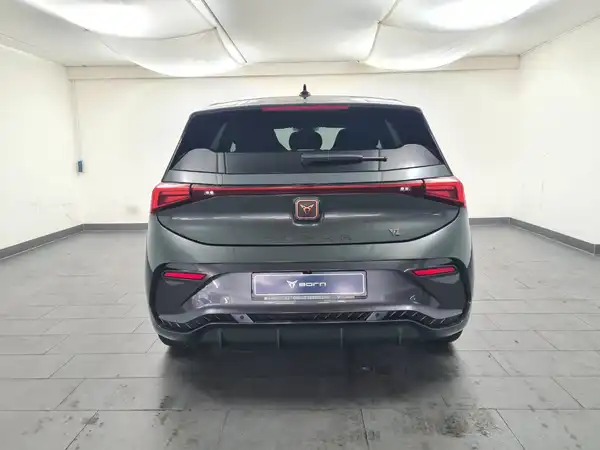 CUPRA BORN (6/17)