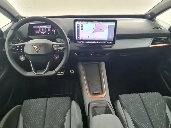 CUPRA BORN (10/17)