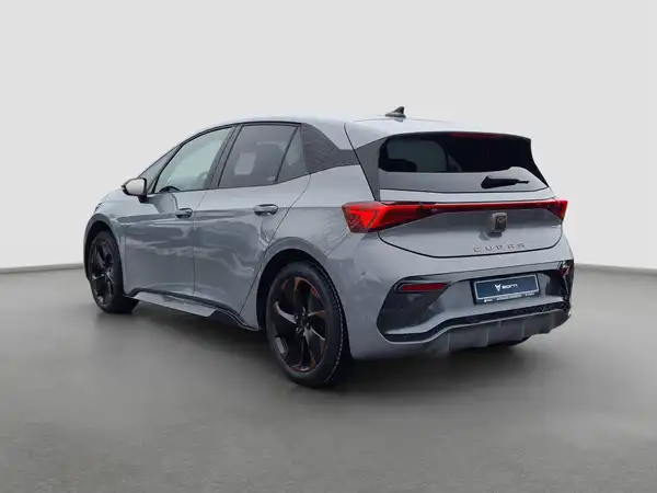 CUPRA BORN (6/15)