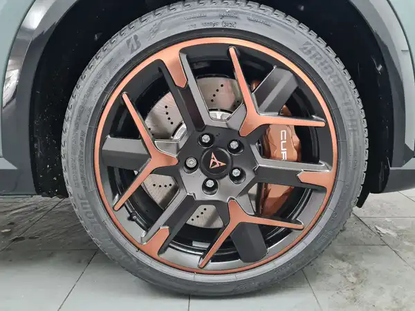 CUPRA FORMENTOR (16/19)