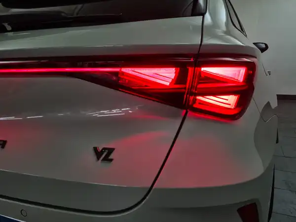CUPRA LEON (13/19)