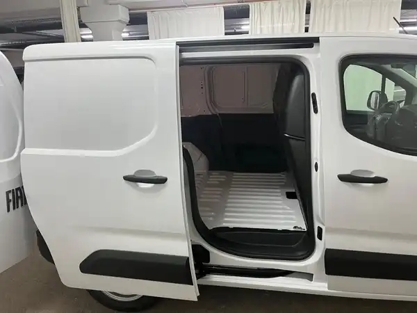 FIAT DOBLO (17/19)