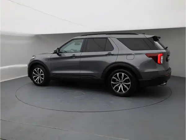 FORD EXPLORER (4/25)