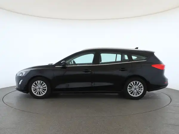 FORD FOCUS (6/30)